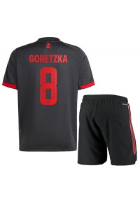 Bayern Munich Leon Goretzka #8 Babyklær Tredje Fotballdrakt til barn 2022-23 Korte ermer (+ Korte bukser)